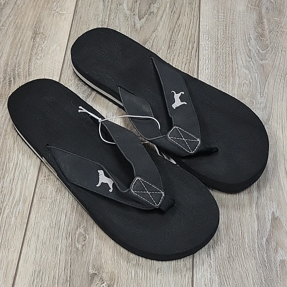 The Black Dog Size 10 Black Flip Flop Sandals NWT